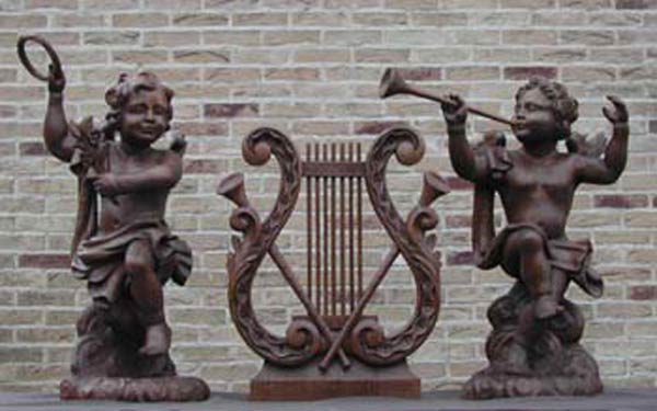 De nieuwe beeldengroep voor op het orgel
